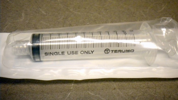 syringe1-m